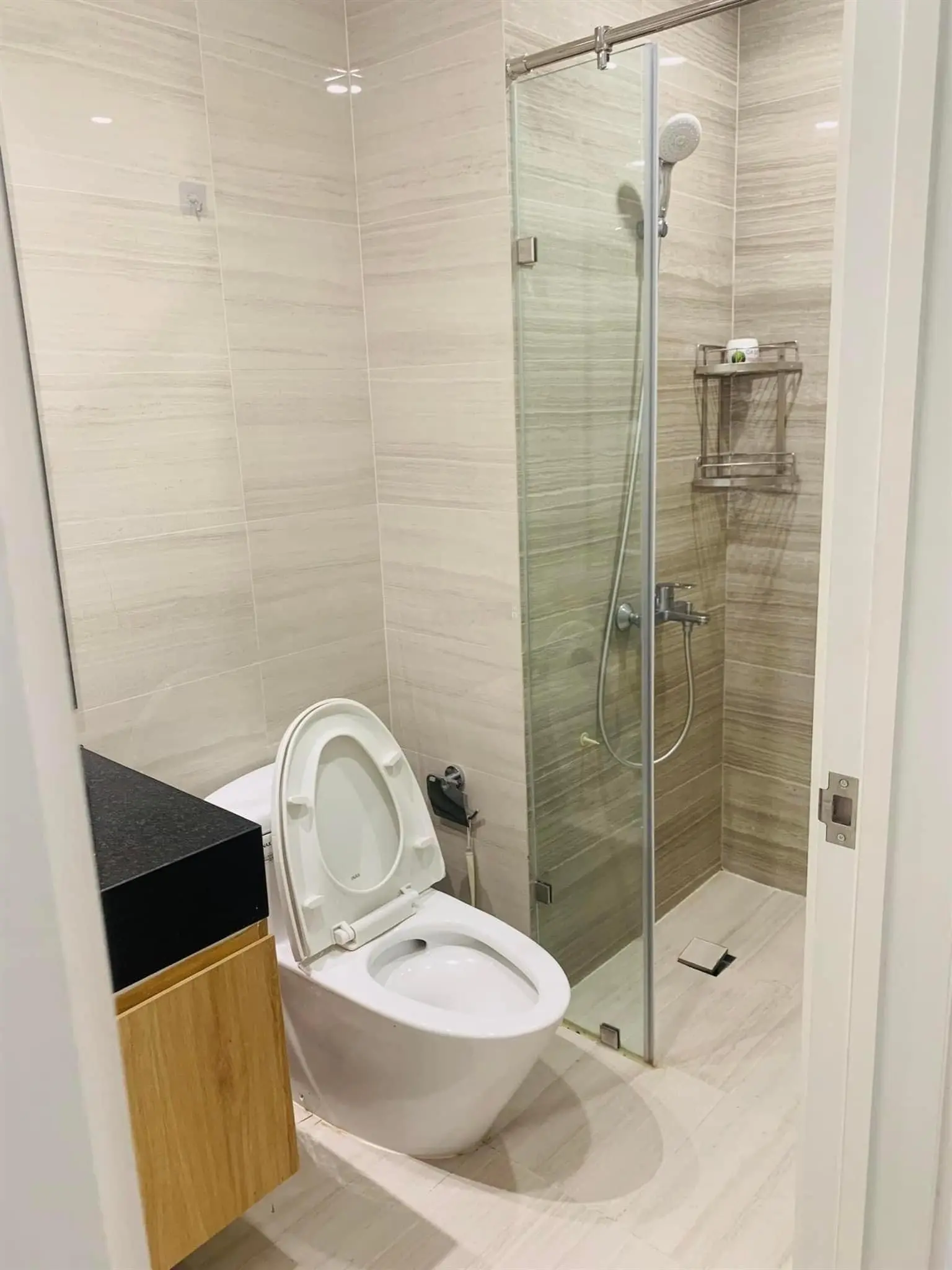 Bán căn hộ Wilton Tower Q. Bình Thạnh 68m2, 2PN 2WC, view thành phố, Giá 2 Tỷ 070 kèm nội thất, SHR
