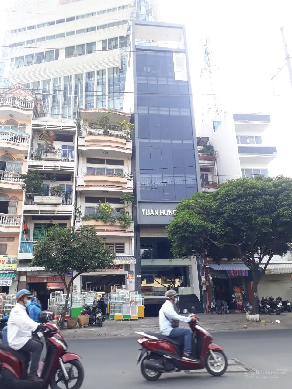 Bán nhà mặt tiền đường Võ Văn Tần Quận 3,kết cấu 1 hầm 6 lầu,giá tốt nhất cung đường