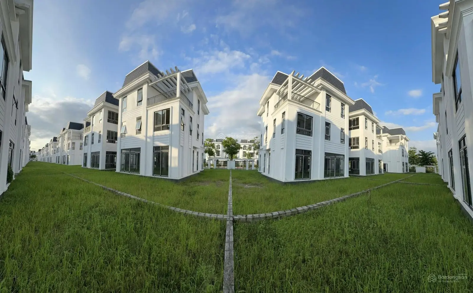 Hàng ngoại giao! Biệt thự HUD Mê Linh Vành Đai 4 ký HDMB CĐT 10% đường lớn 30m. LH: 0981 248 *** Zalo