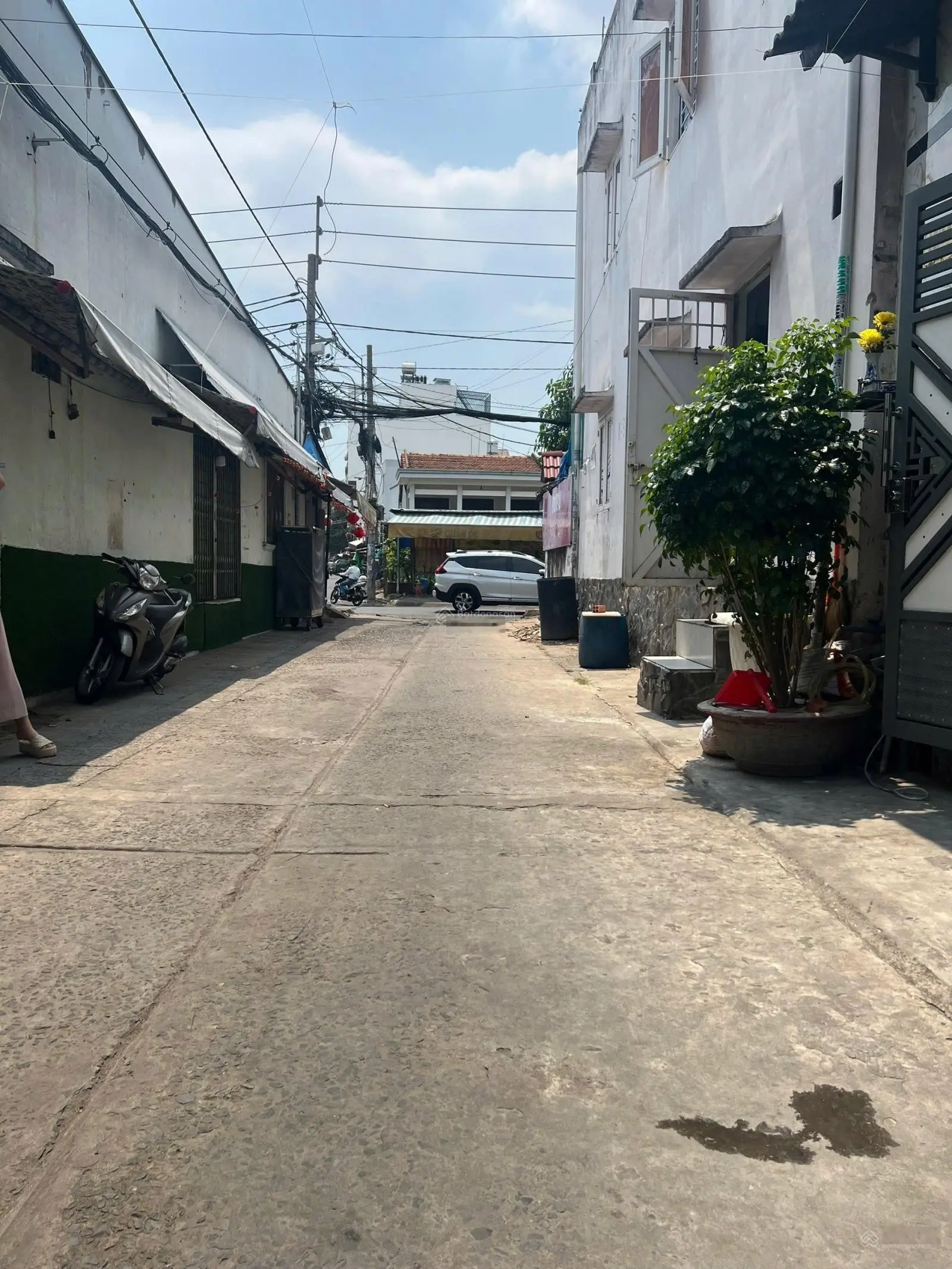 Bán nhà 1/ Đ. Miếu Gò Xoài - Vị trí cực đẹp, nằm đầu hẻm, trước nhà 6m, hẻm thông xe hơi