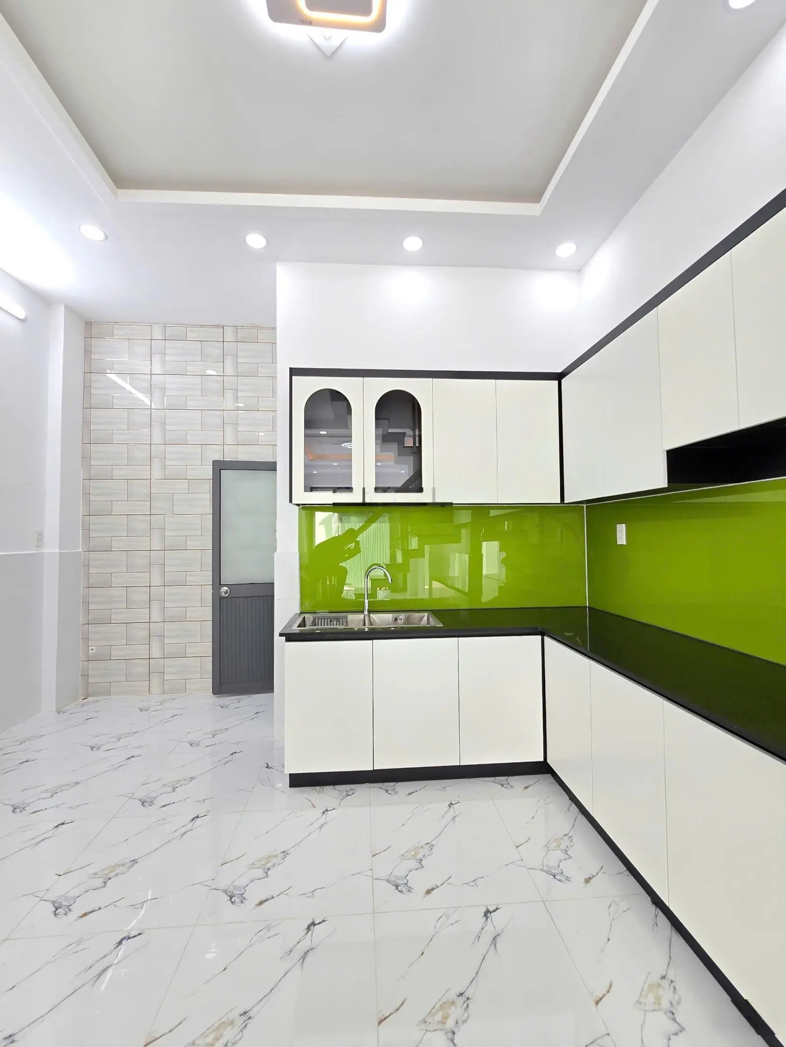 Bán Nhà Đường Hương Lộ 2, Hẻm Ô tô, 44m2, 3 Tầng, 3 Phòng ngủ, Nhà mới ở Ngay