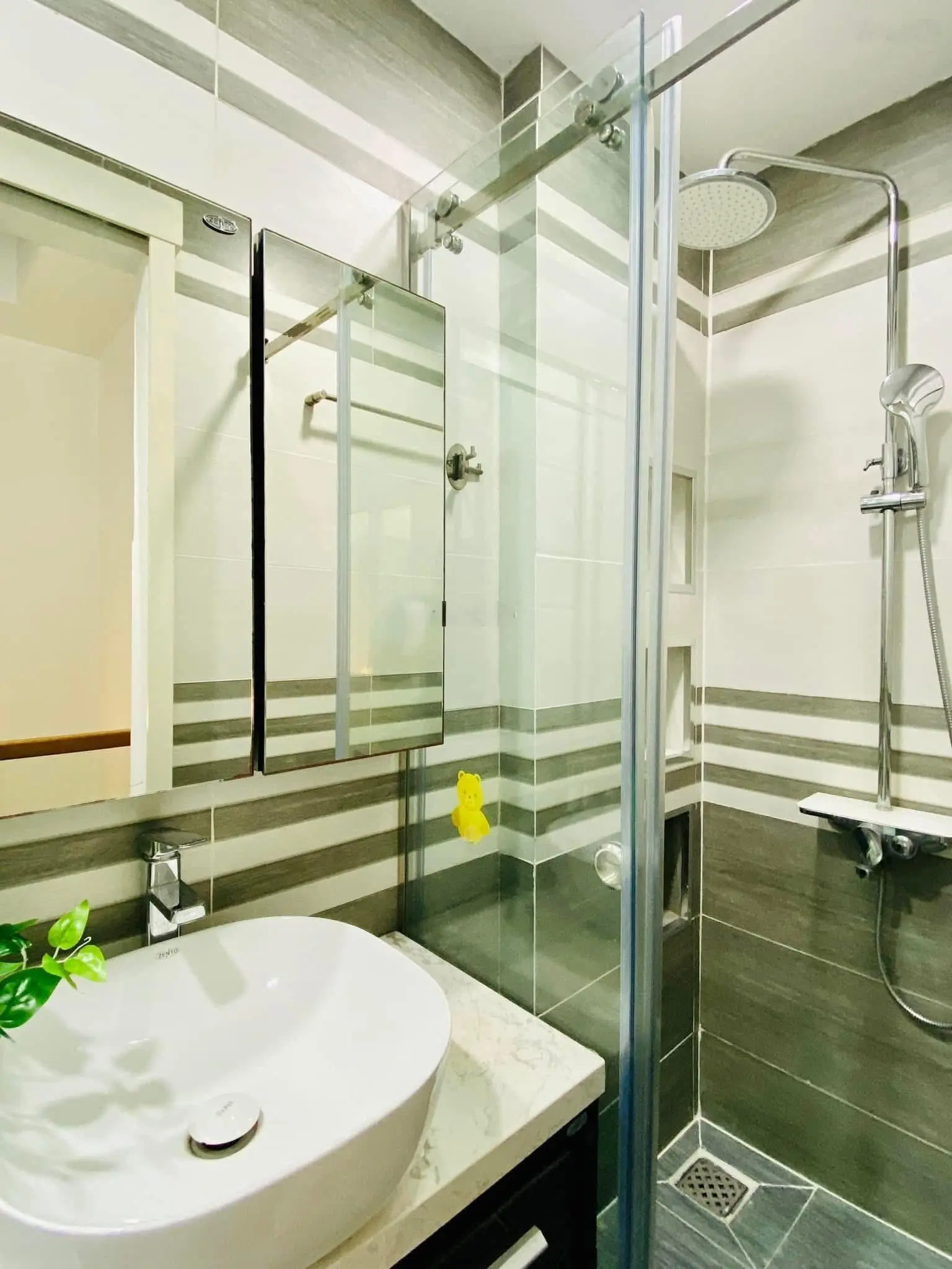 Giảm giá bán nhanh nhà Bà Triệu-P12-Q5, gần bệnh viện Chợ Rẫy. 3tỷ550/76,9m2 đang cho thuê 21triệu