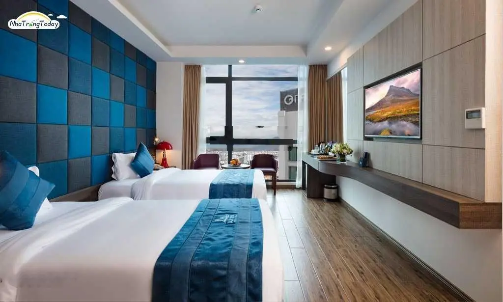 Cần bán khách sạn Nha Trang, đường Trần Quang Khải, 160m2, 20 tầng 70 phòng, 90 tỷ