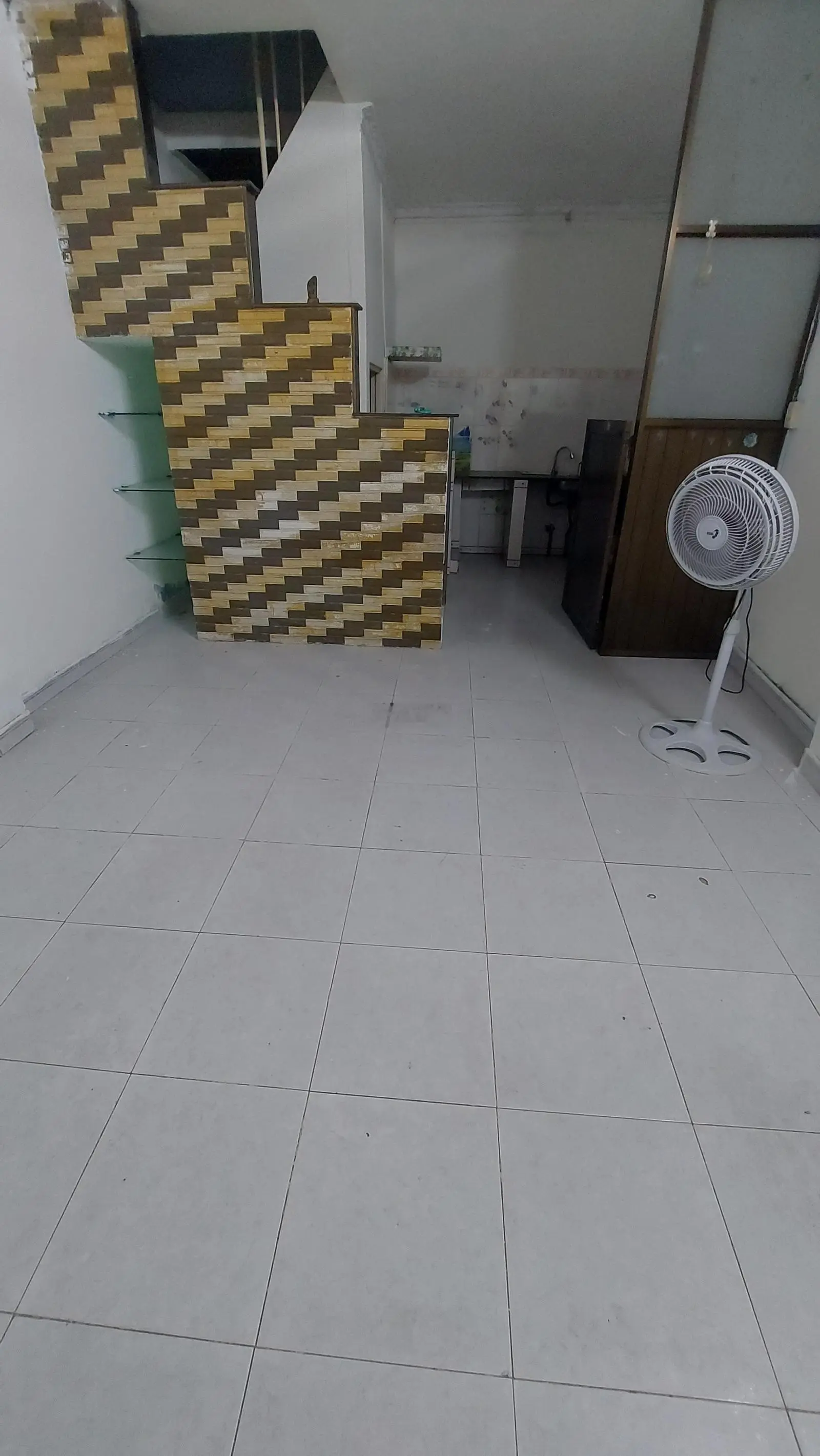 Bán nhà 1 lầu mặt tiền đường số 8m quận 4