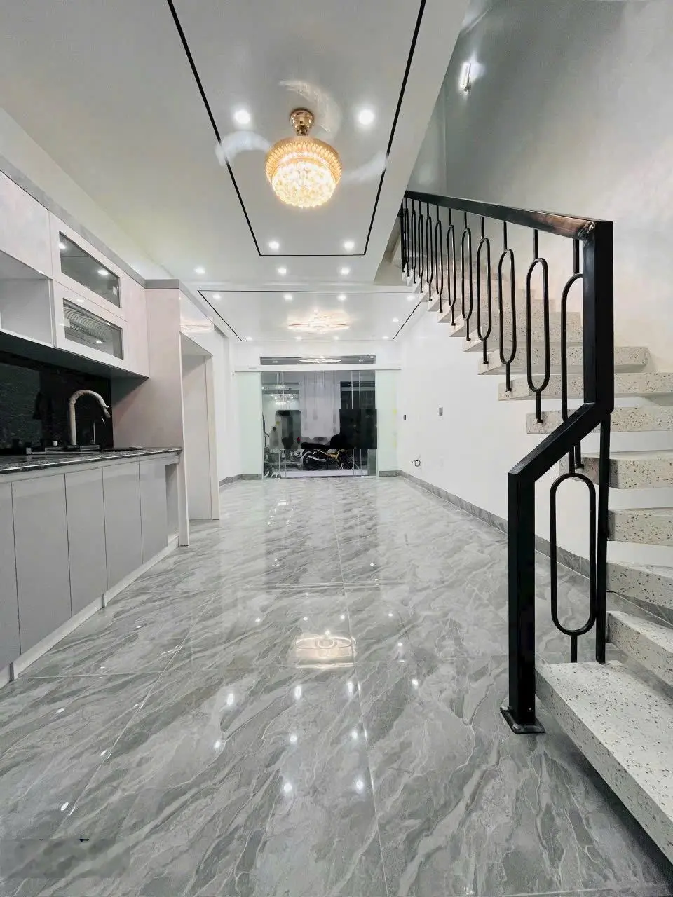 Bán nhà riêng ngõ Văn Cao ô tô đỗ cửa 41m2 * 4 tầng hướng Đông Nam mới tinh
