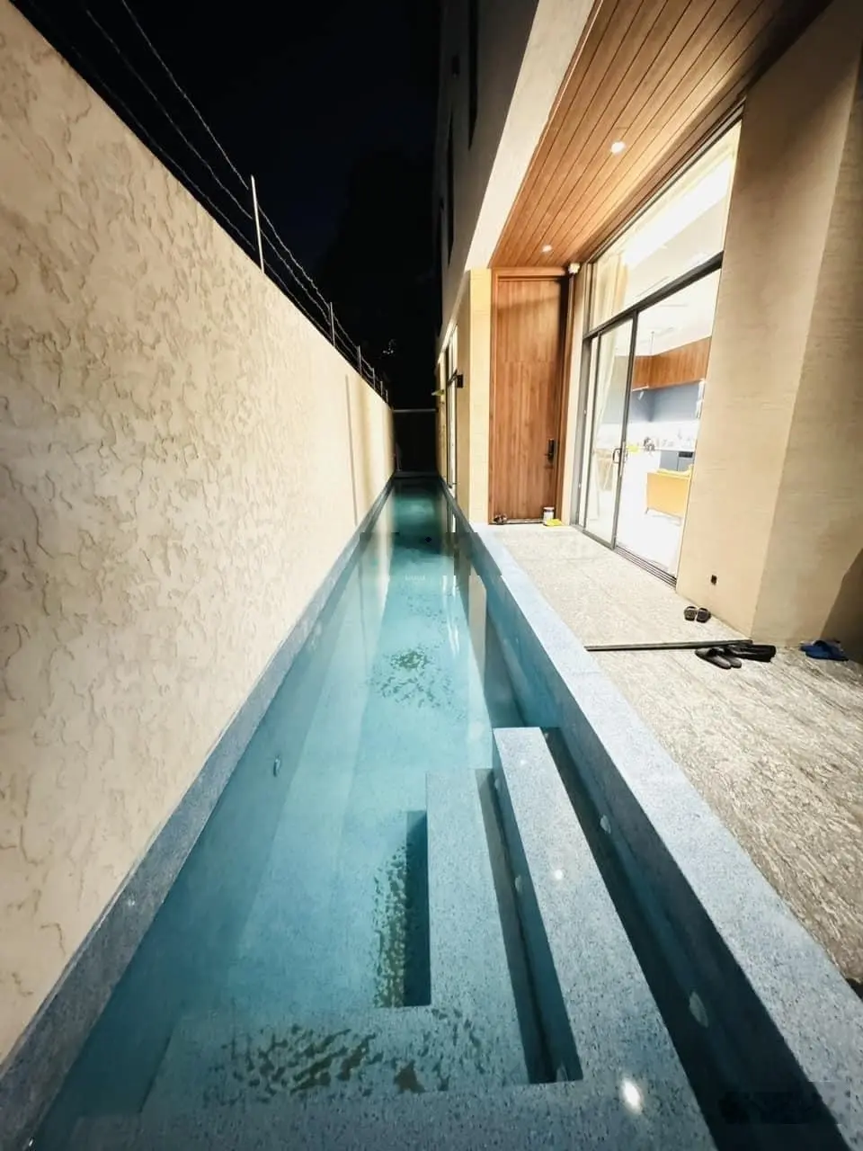 Xuất cảnh bán gấp biệt thự MT khu Tên Lửa, 270m2, có hồ bơi, NT 5 sao, 25.8 tỷ. 0914 994 *** Hậu
