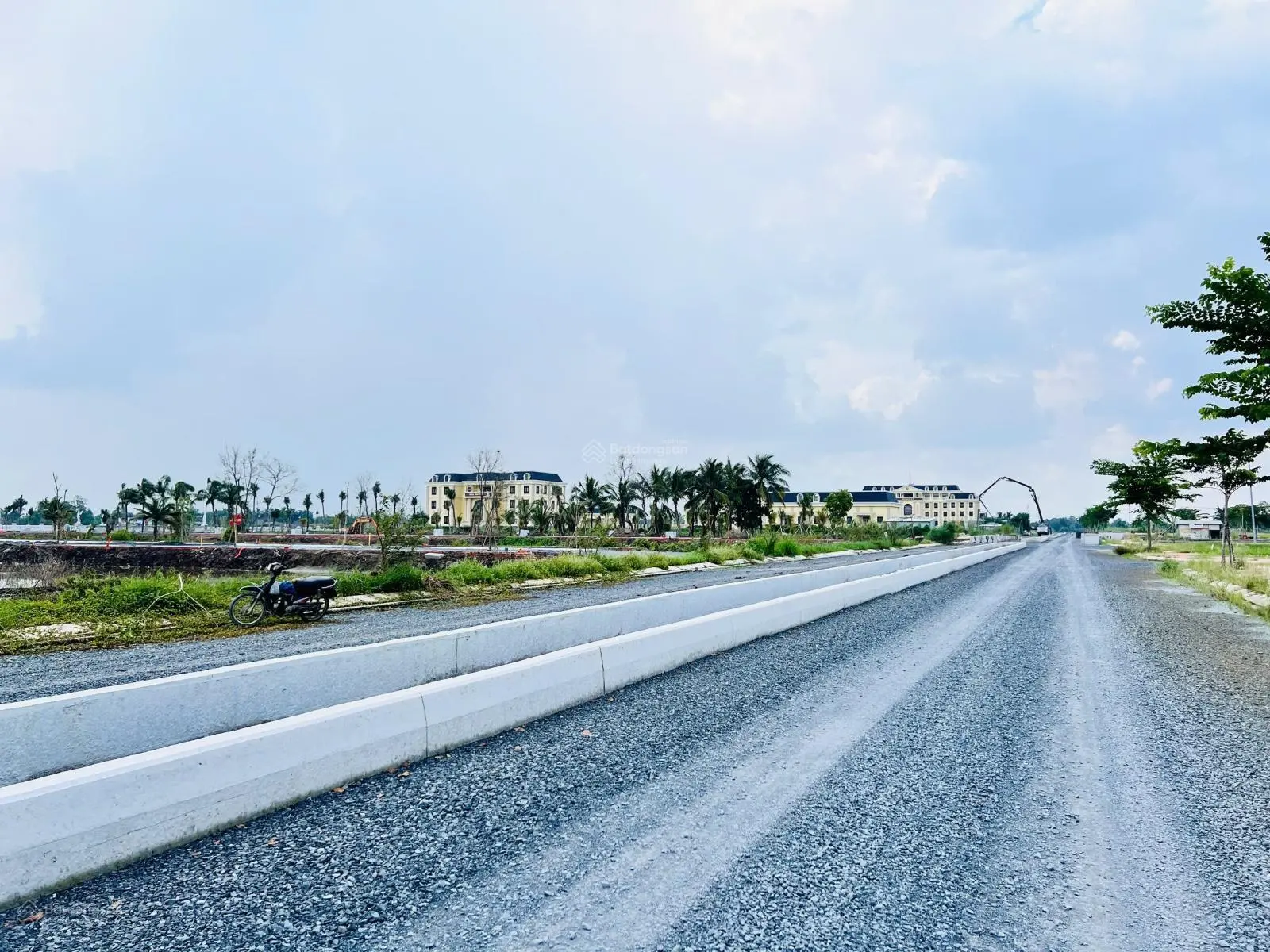 Nền 100m2 đối diện Trung Tâm Hành Chính Thủ Thừa - đã có sổ riêng