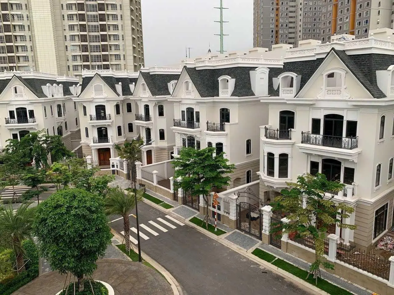 Bán biệt thự Victoria Village Thạnh Mỹ Lợi trung tâm hành chính Quận 2, sổ hồng, TT chỉ 31,3 Tỷ