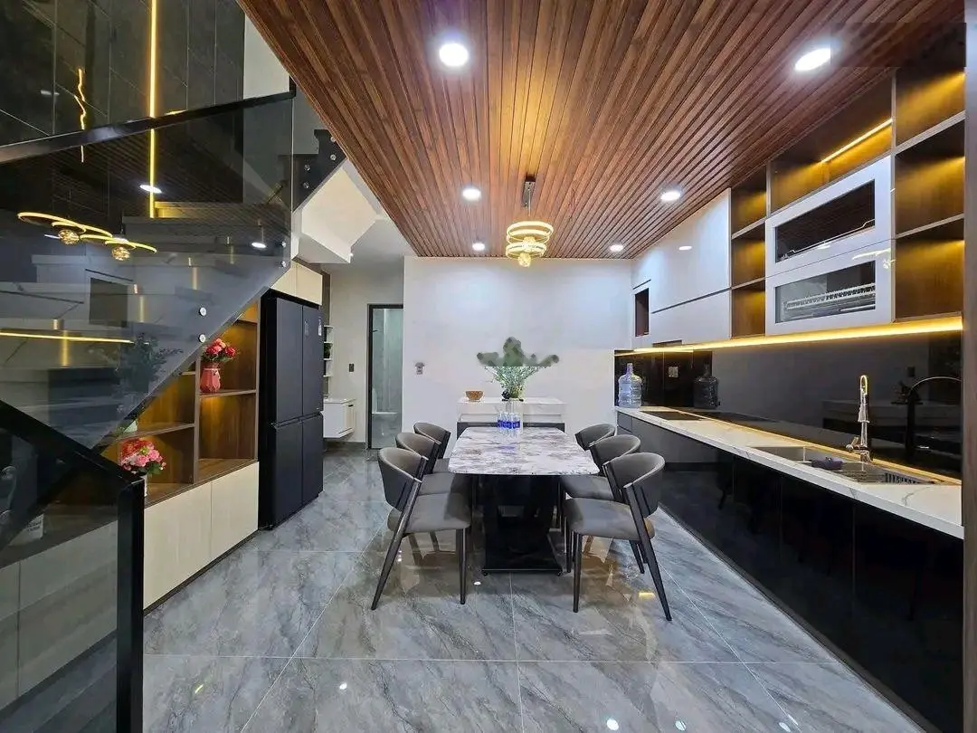 Con du học thiếu tiền cần bán nhà Bùi Hữu Nghĩa - P. 5 - Q.5, đang cho thuê 24tr, giá 3tỷ42/77,55m2