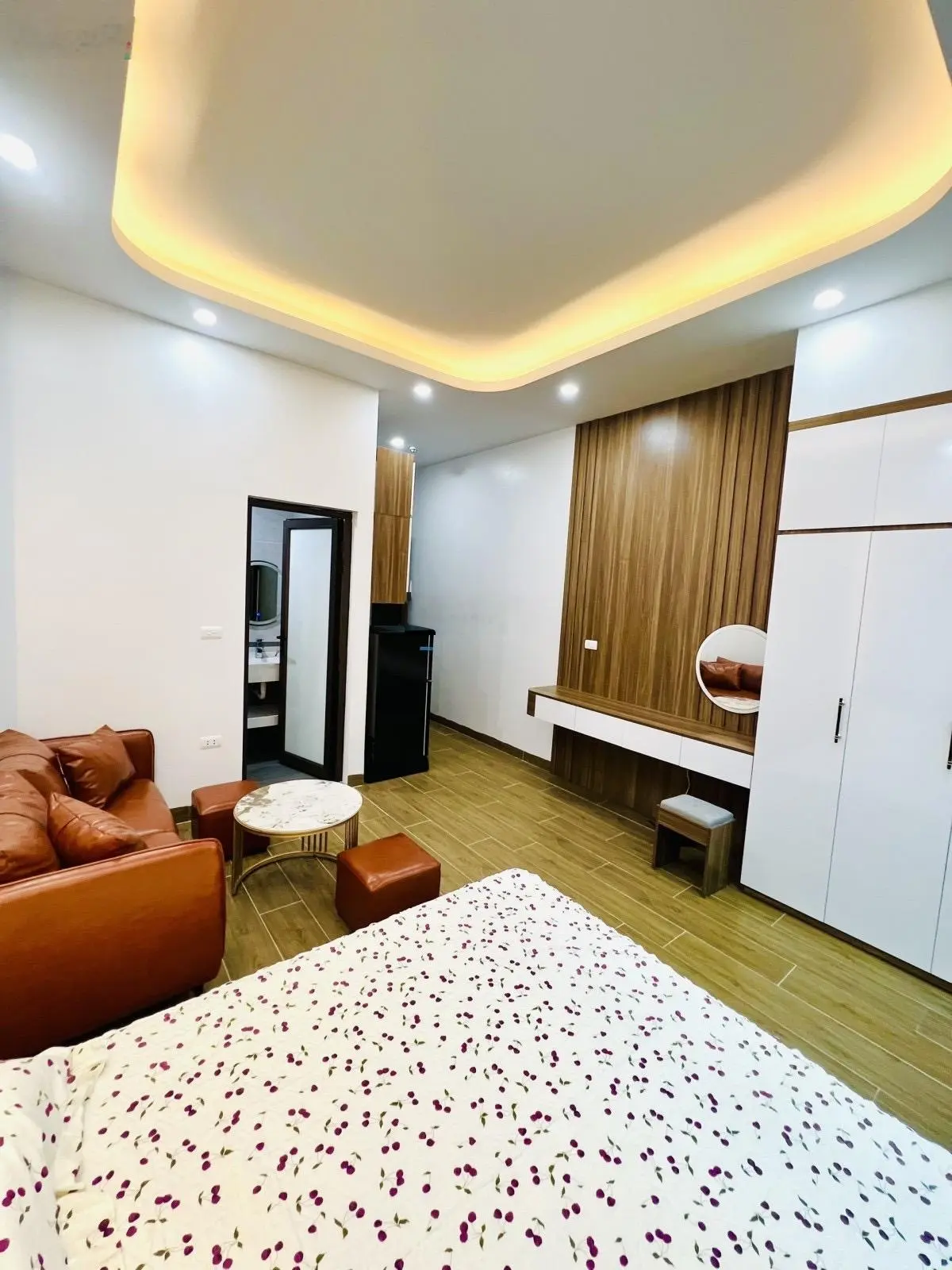 Nguyễn Hoàng, Lô góc, Vỉa hè 3 ô tô tránh 70m2*8T, Thang máy, KD, dòng tiền nhỉnh 23 tỷ