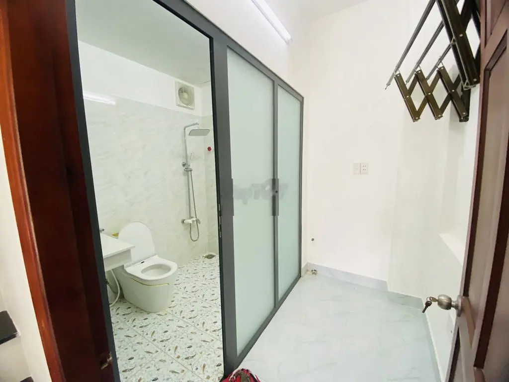 Bán gấp nhà đường 8m thông vị trí đẹp , 1 trệt 2 lầu giá chỉ 2.48 tỷ