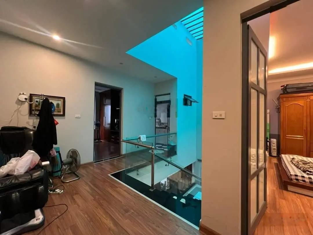 Bán nhà rộng 100m2 có sân cổng ngõ đường Lương Khánh Thiện cực đẹp giá hợp lý. LH 0936 577 ***
