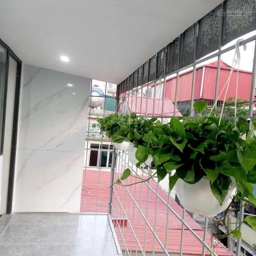 Bán nhà tập thể Mai Dịch, tầng 3 thoáng mát ô tô đỗ cửa ngày đêm, 85,2 m2, giá 3,6 tỷ