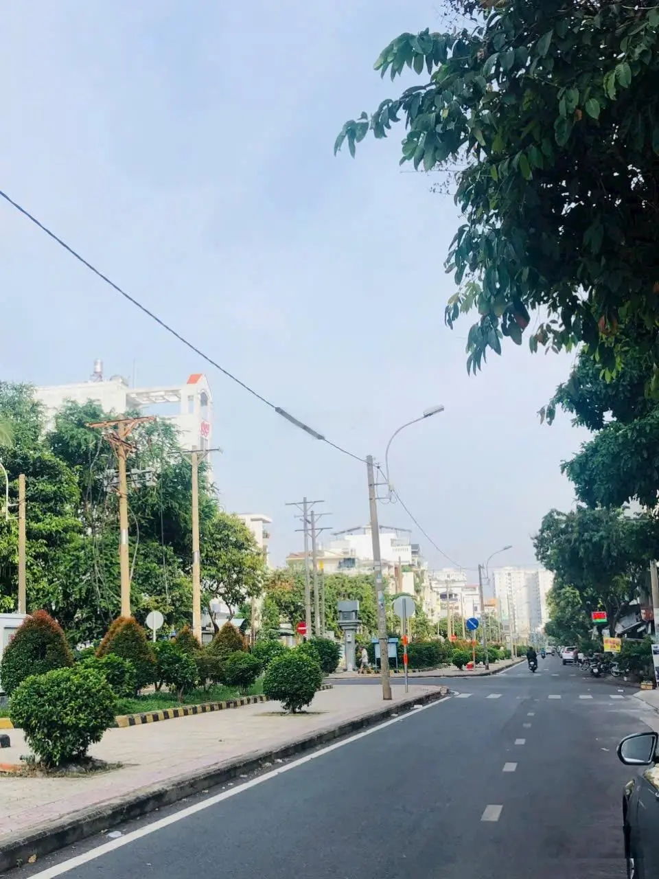 Bán biệt thự sân vườn góc Nguyễn Hữu Tiến 14x35m giá: 36 tỷ TL
