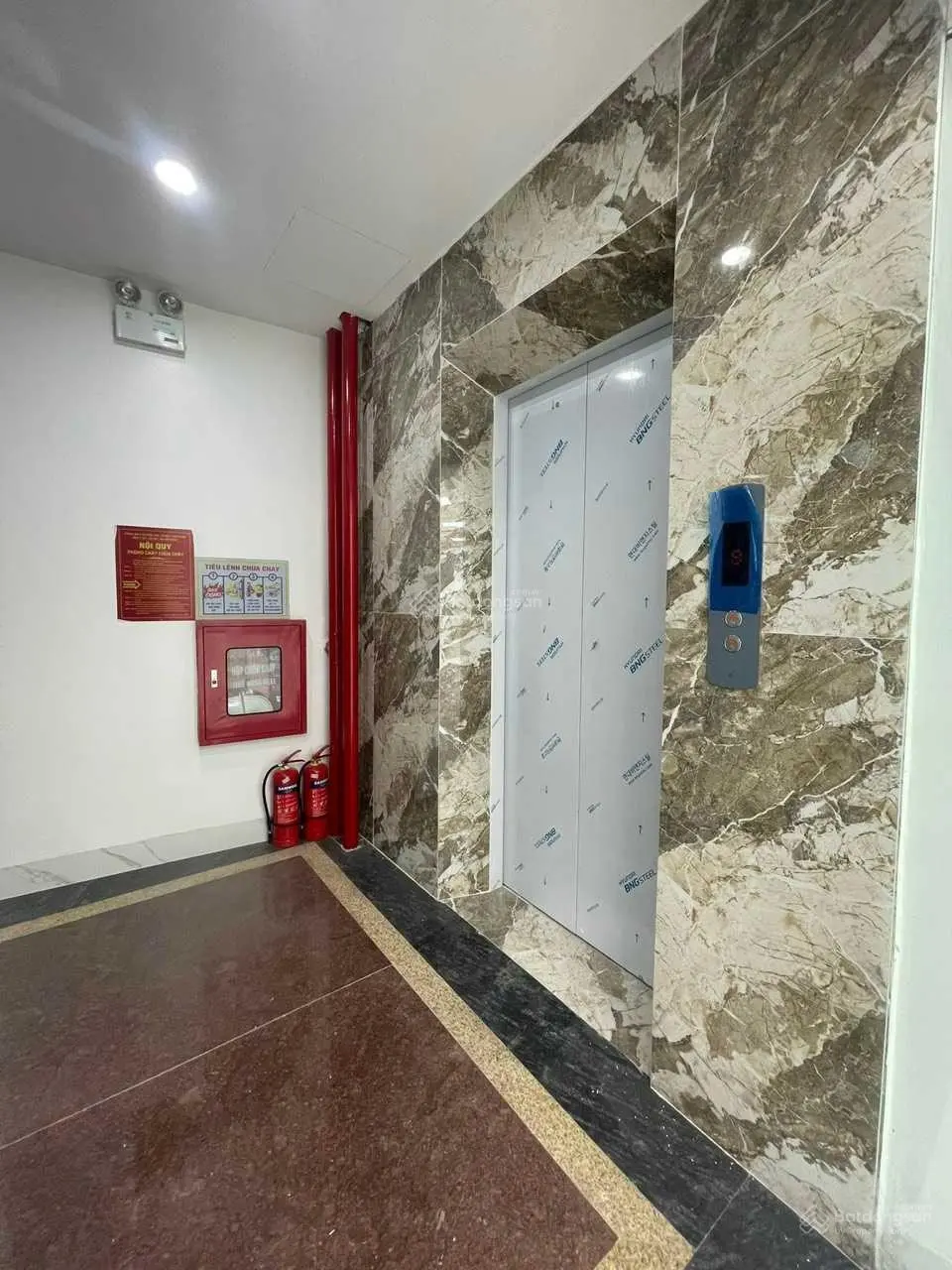 Chính chủ cần bán toà nhà 9 tầng tại Hoàng Quốc Việt, diện tích 126m2, lô góc. Giá 51 tỷ