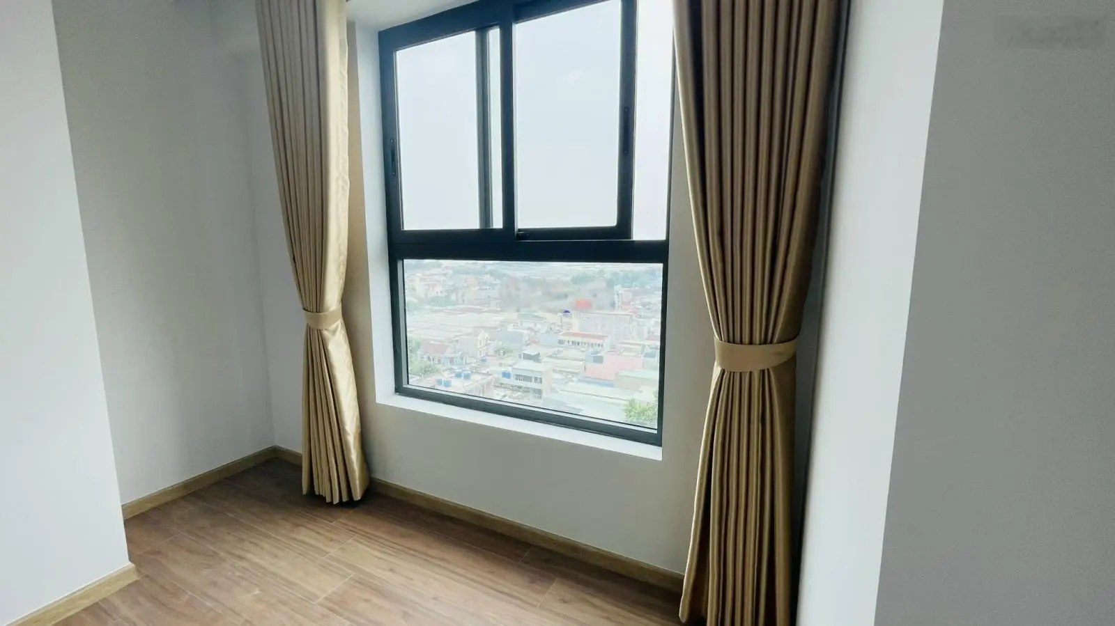 NGỘP BANK!Cần bán gấp căn hộ Bcons Garden 2PN+2WC 57m chỉ 1.42 tỷ trả trước 350 triệu có nhà ở ngay