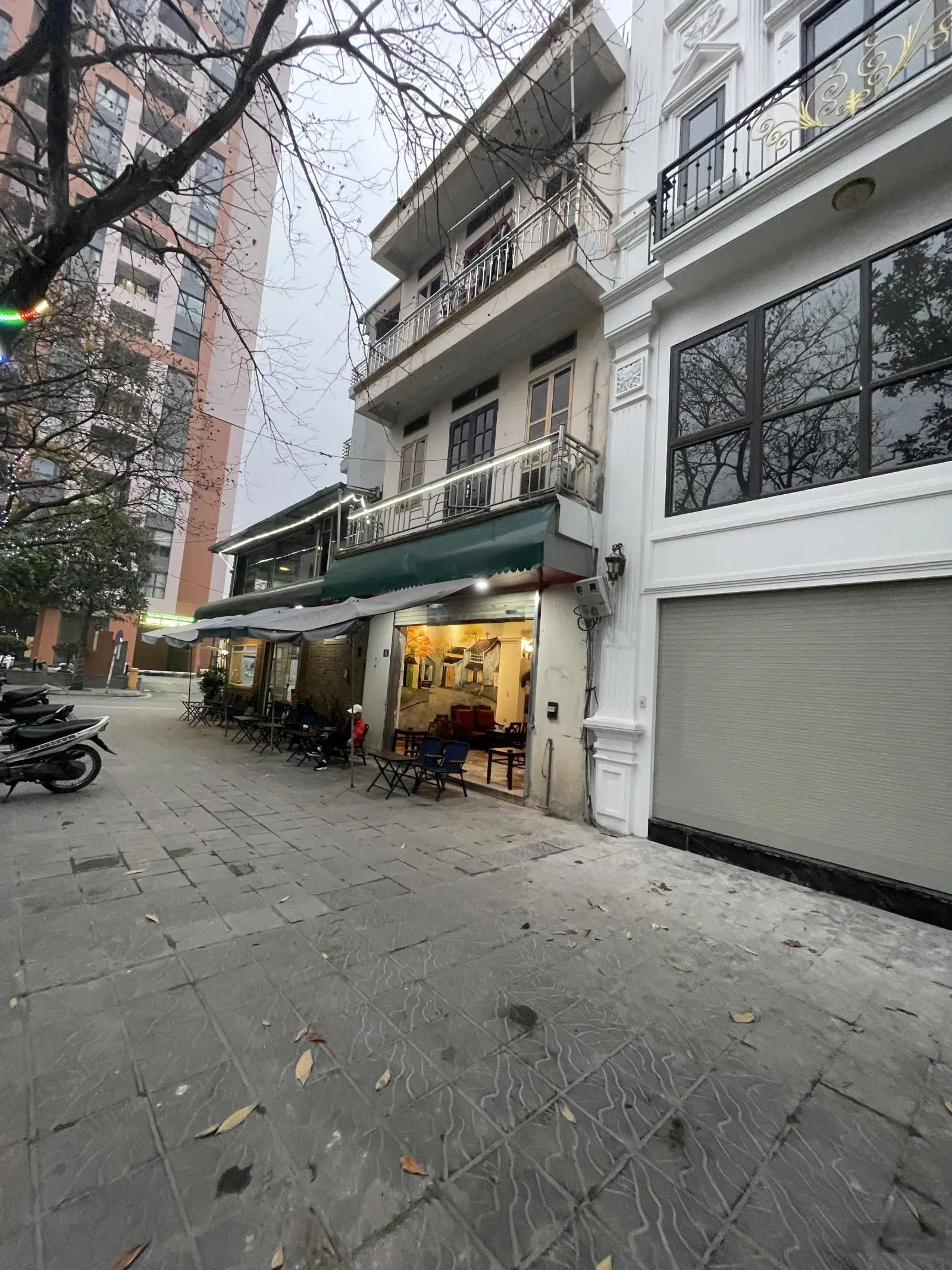 Kinh doanh bất chấp ô tô tránh dừng đỗ ngày đêm cổ linh - phố trạm - đàm quang trung - long biên