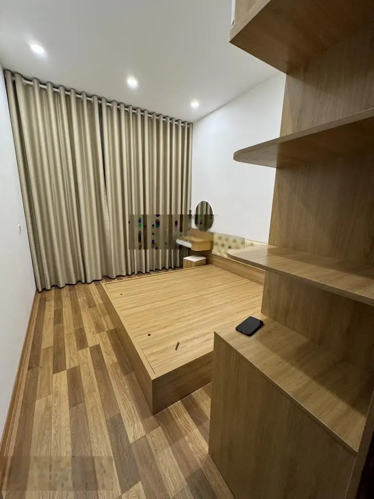 Bán nhà dân xây Ngọc Thuỵ, ô tô đỗ cửa DT 40m2 full nt