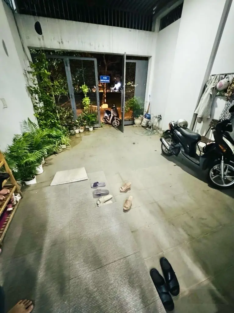 MT Khu Nam Hùng Vương Bình Tân view công viên 4 tầng 90m2 - 4.5*20m - 4PN oto ngủ trong nhà 9.5 tỷ