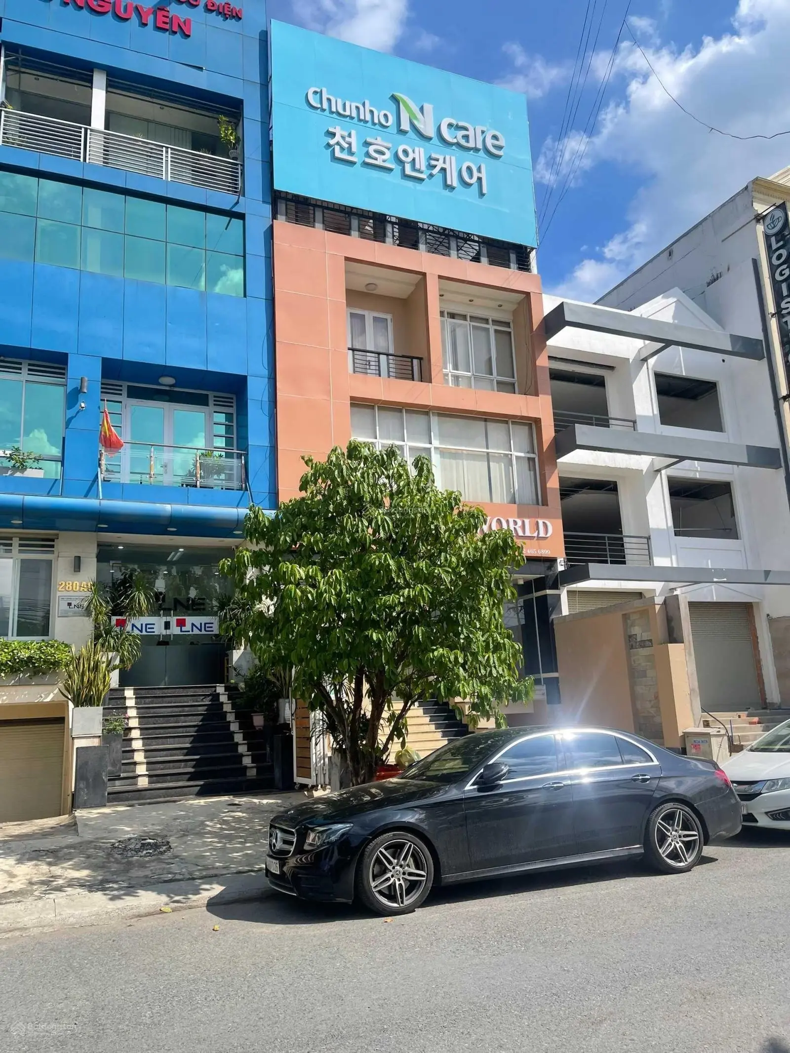 Chính chủ bán nhà 1 hầm 4 lầu mặt tiền đường Lương Định Của, P.An Phú, quận 2, DTS: 266m2 giá 45 tỷ