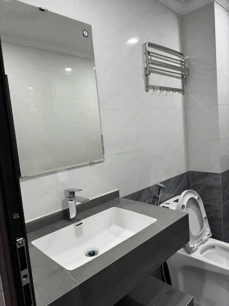 Bán Nhà Riêng tại Phố văn trì bắc từ liêm mặt ngõ ô tô đỗ gần thoáng sáng 36m2 x 5 tầng zá 5.95 tỷ