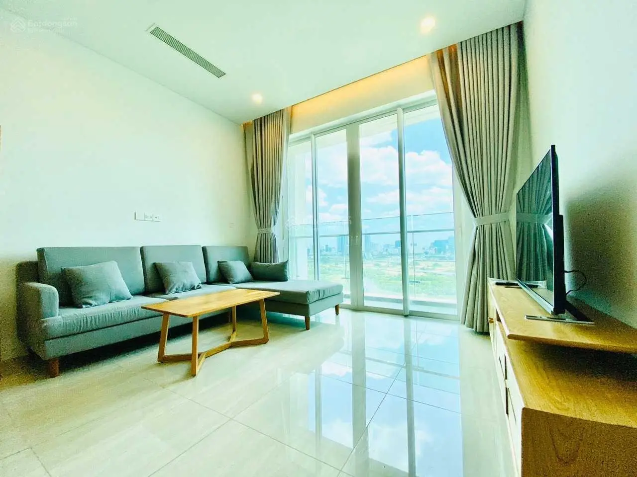 Bán căn góc, 3PN, 120m2, view Q1, giá 13.5 tỷ