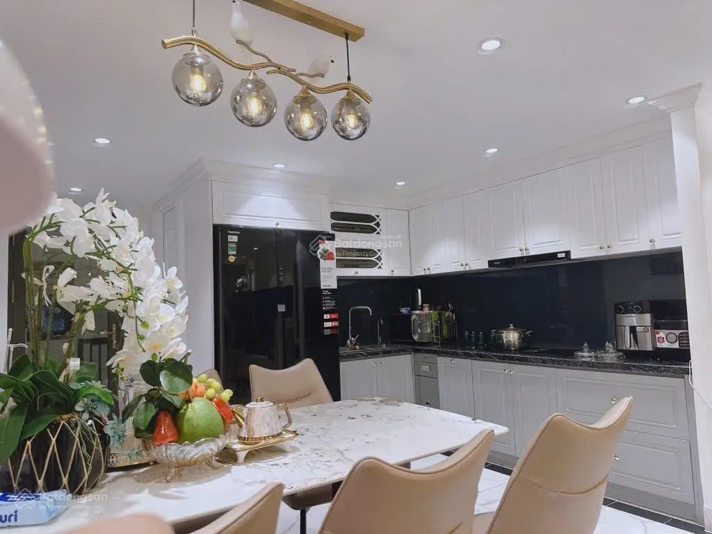 Bán gấp nhà xây mới đẹp 44m2 x 5 tầng tại Bình Tân, đường nhựa 8m thông, xe hơi đậu cửa