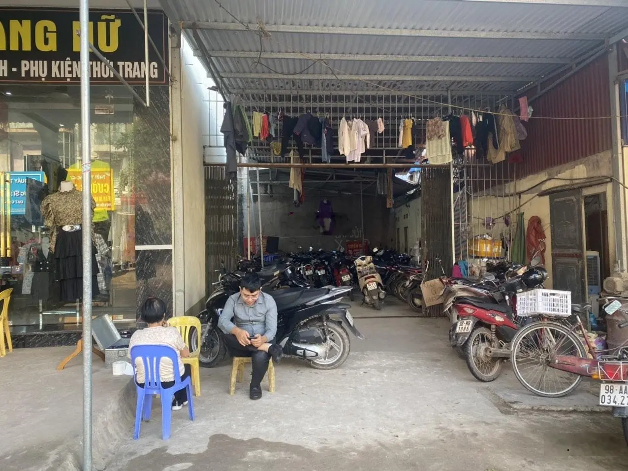Cần bán gấp căn nhà cấp 4 tại phố Sàn - Lục Nam Bắc Giang
