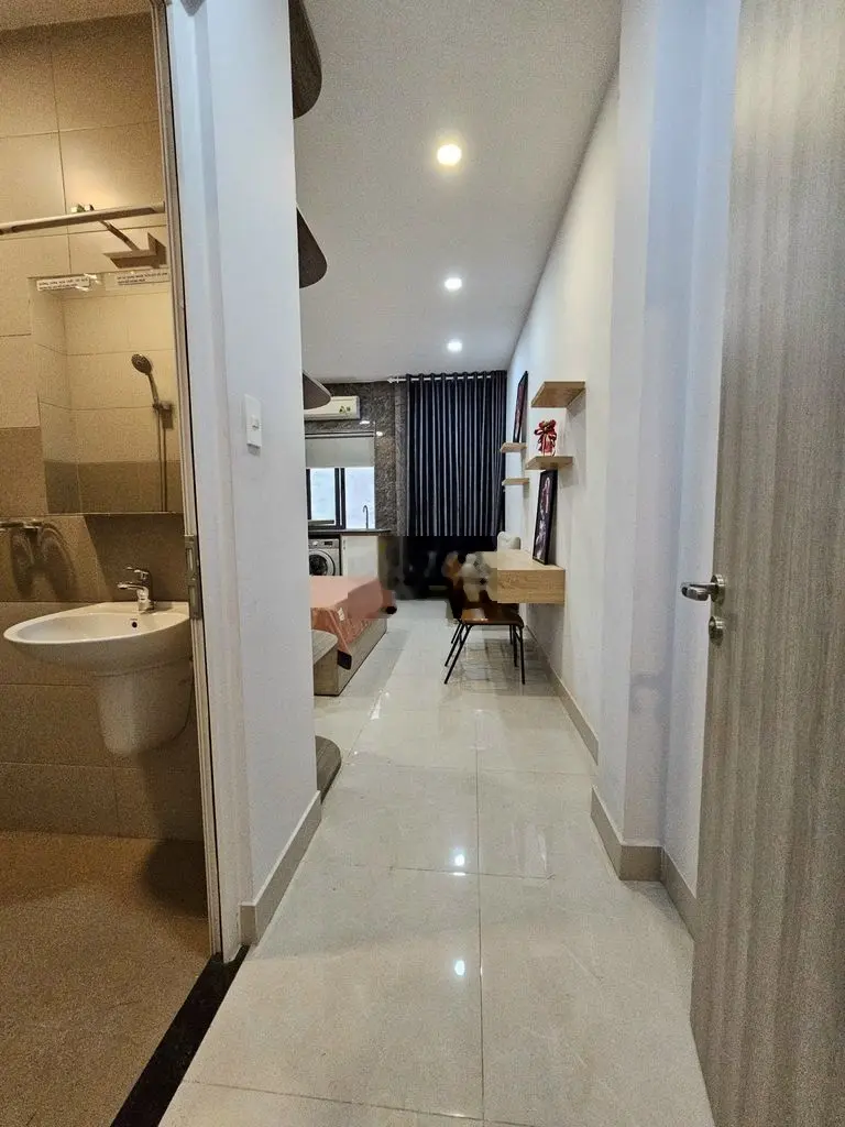 Nhà Hoàng Hoa Thám giáp Phú Nhuận HĐT 30tr, hẻm oto, giá 9.5 tỷ