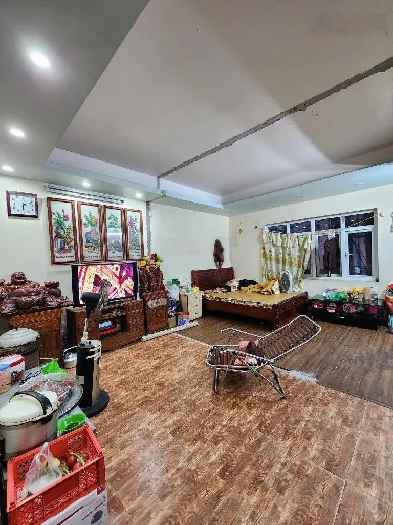 Bán nhà mặt phố Quận Hai Bà Trưng vỉa hè ô tô dừng đỗ kinh doanh sầm uất ngày đêm 40m2 x 5T MT 6m