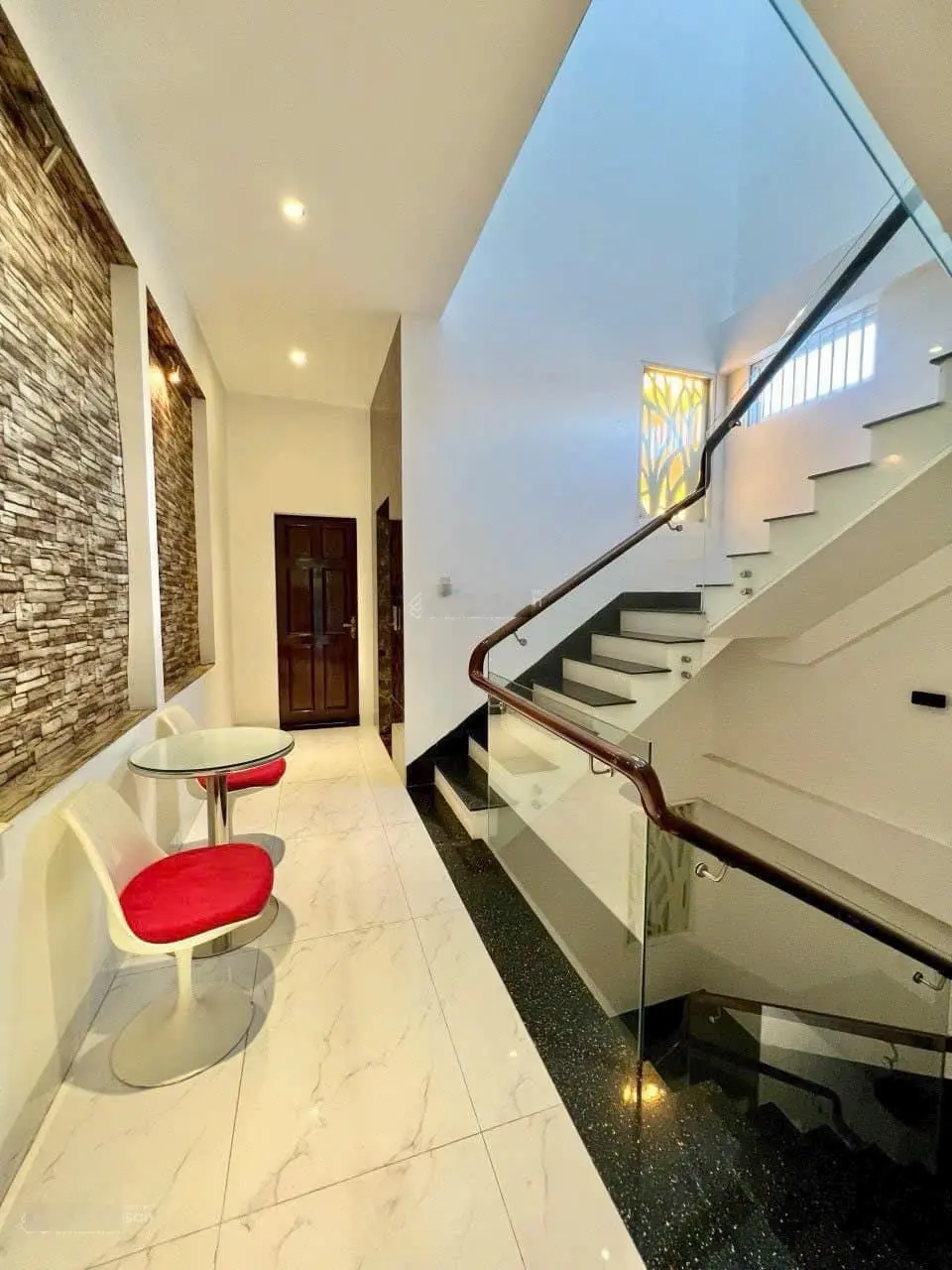 Bán nhà phố mặt tiền Nguyễn Thị Minh Khai, Thành phố Nha Trang