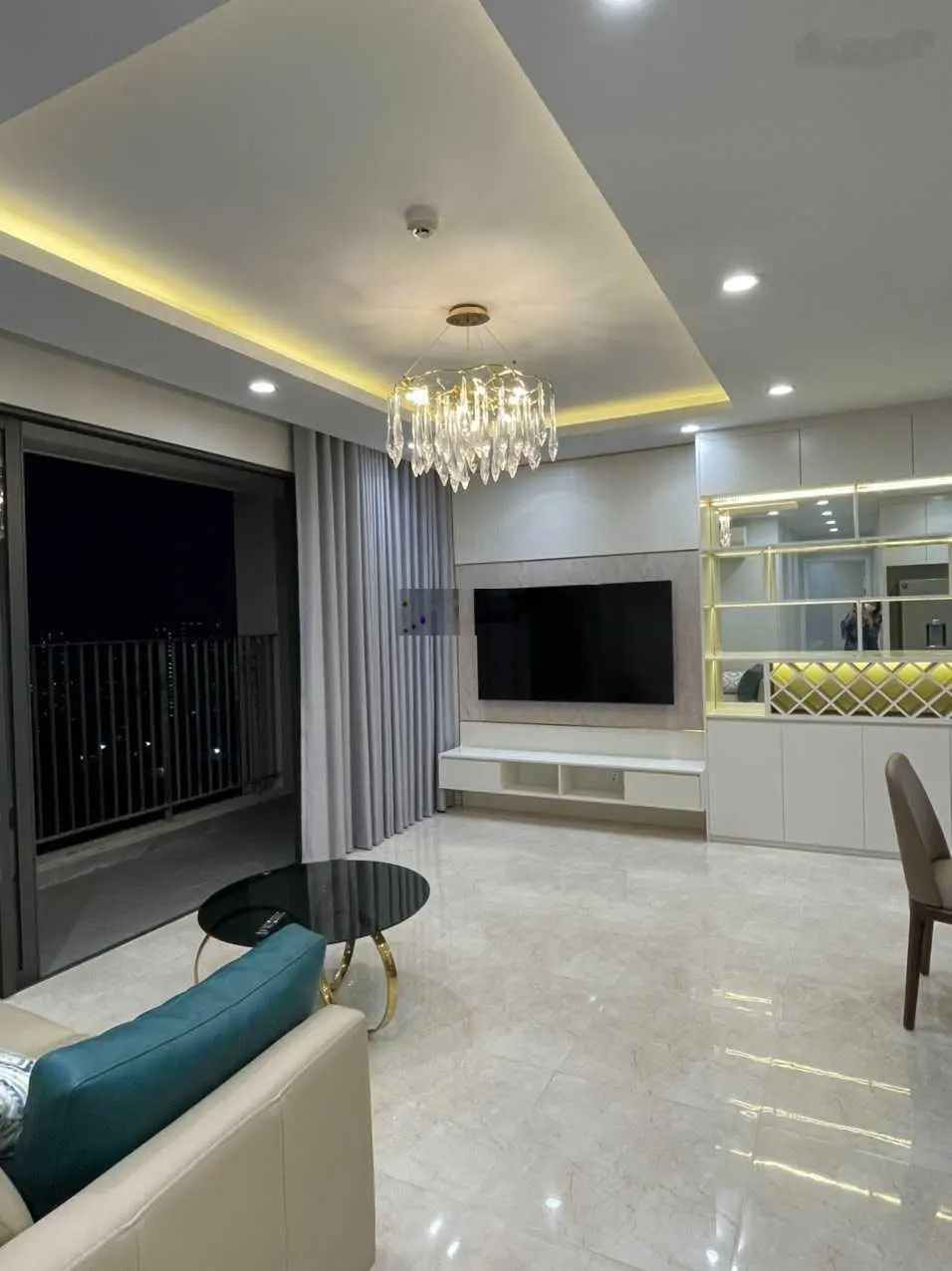 Bán 3 phòng ngủ đẹp, ban công ĐN view hồ không chắn view! Vinhomes D'Capitale Trần Duy Hưng
