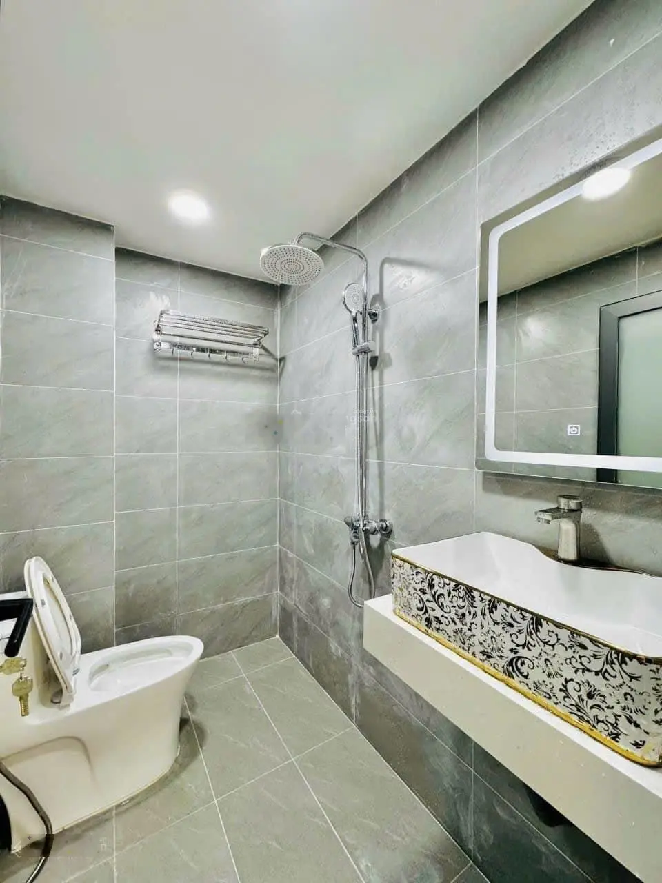 Bán gấp căn nhà phố đẹp đường Thích Quảng Đức, P5, quận Phú Nhuận, 40,4m2 2T400