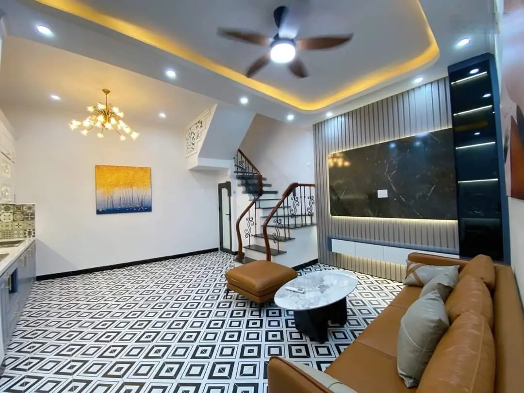 Q. Thanh Xuân, Thượng Đình nhà 5 tầng 38m2 x 6,3m chỉ 5.x tỷ