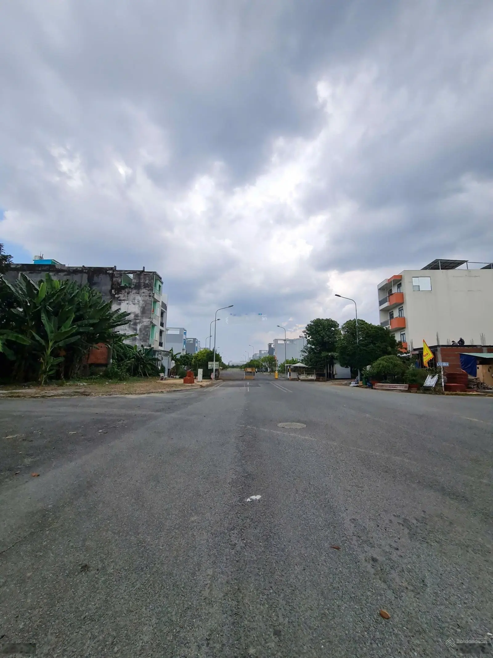 Lô đất góc 2 mặt tiền KDC Khang Điền, Phước Long B, Quận 9. Dt: 163m2/13 Tỷ.