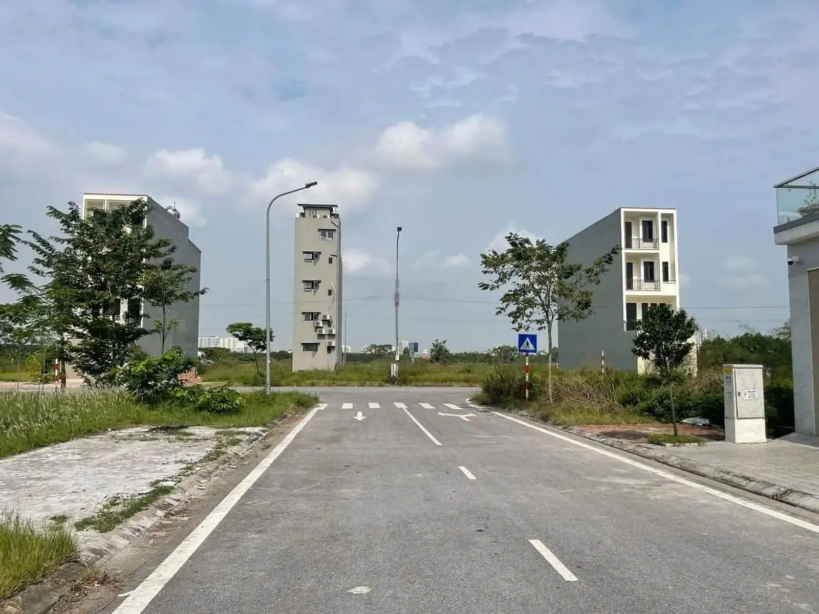 Bán lô áp góc dãy L10 nhìn vườn hoa Khắc Niệm 1, 100m2, mt 5m, giá 5,65 tỷ