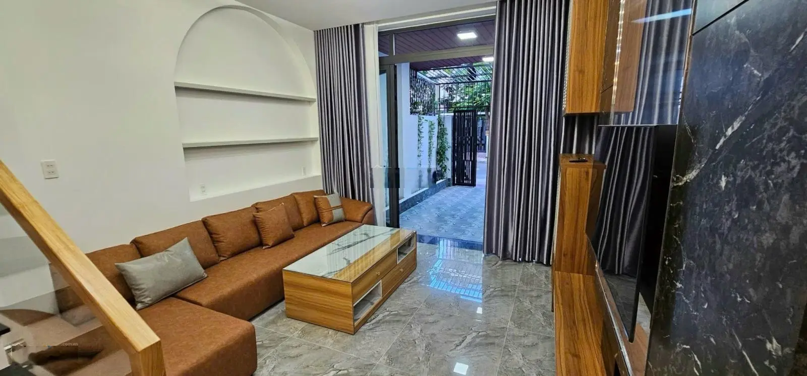 Chủ cần bán nhà đẹp nội thất đắt tiền mới 100% KĐT Hà Quang 2, gần công viên và trung tâm Nha Trang