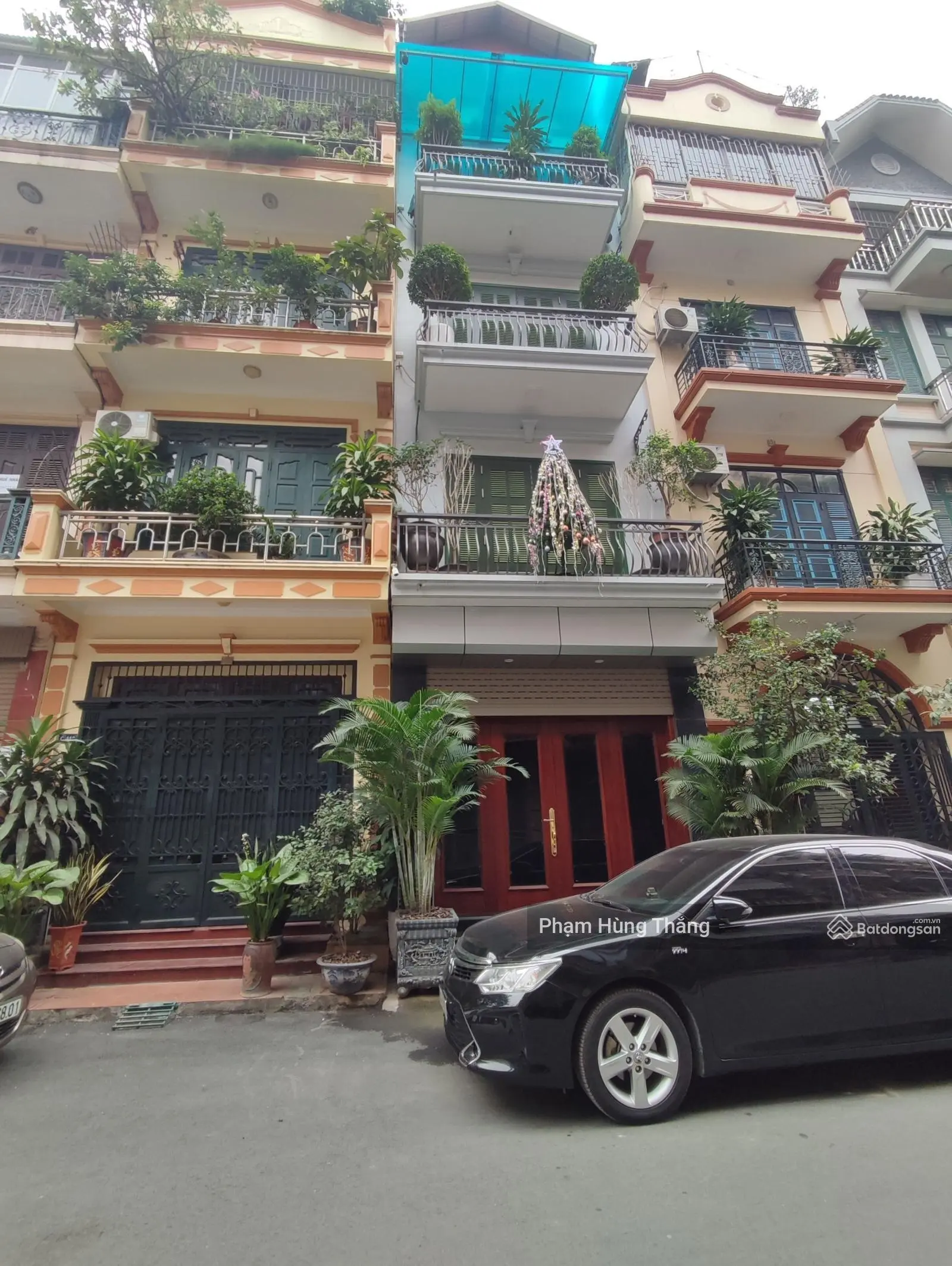 Bán nhà phân lô phố Lạc Trung Hai Bà Trưng 55m2 5 tầng. MT 4,5m. Vỉa hè. Ôtô vào nhà. Giá 13tỷ hơn