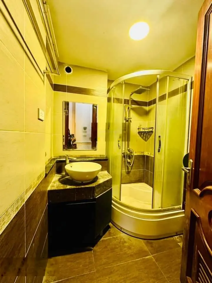 Bán nhà Kim Mã - Phân lô - 2 ôtô tránh - nhà đẹp - mở spa - kinh doanh - 36m2 - 6 tầng - 11 tỷ 4