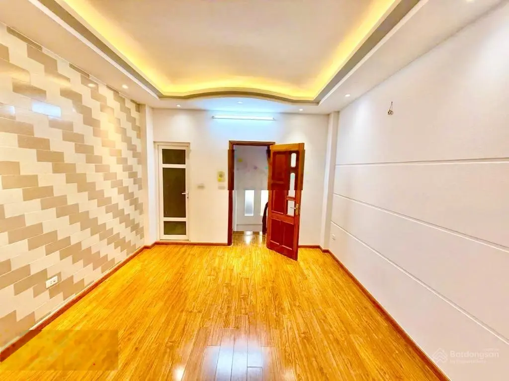 Bán Nhà Nguyễn Khang Cầu Giấy 35m-MT4m Ngõ Rộng , Gần Phố Ô Tô Tránh , Phân Lô Kinh Doanh Thông