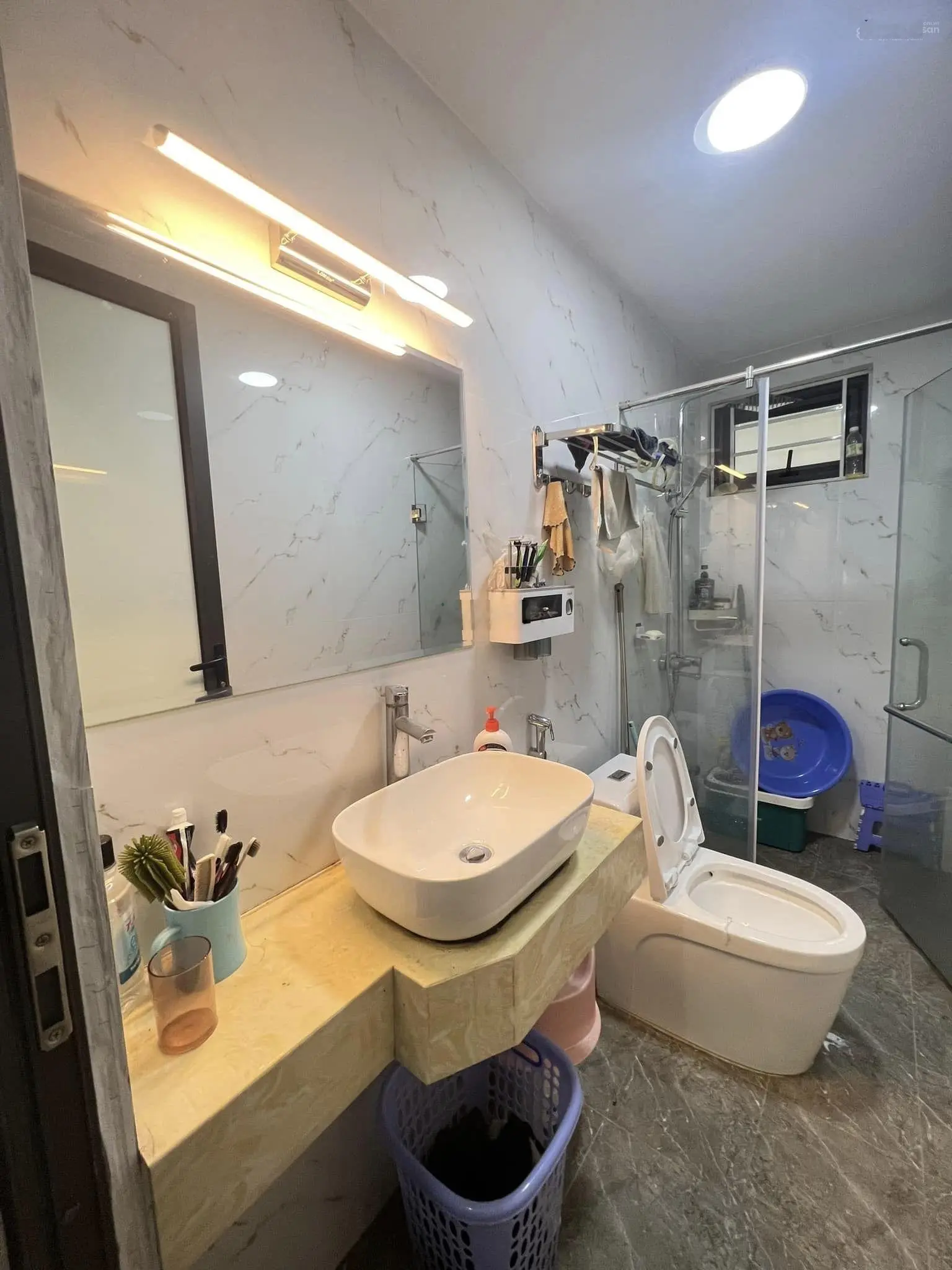 Thông tin chuẩn. Trung Hòa Cầu Giấy. DT 99m2x5T, ngõ 3 oto tránh đỗ, thông ra KDT. Giá chỉ 27.5 tỷ.