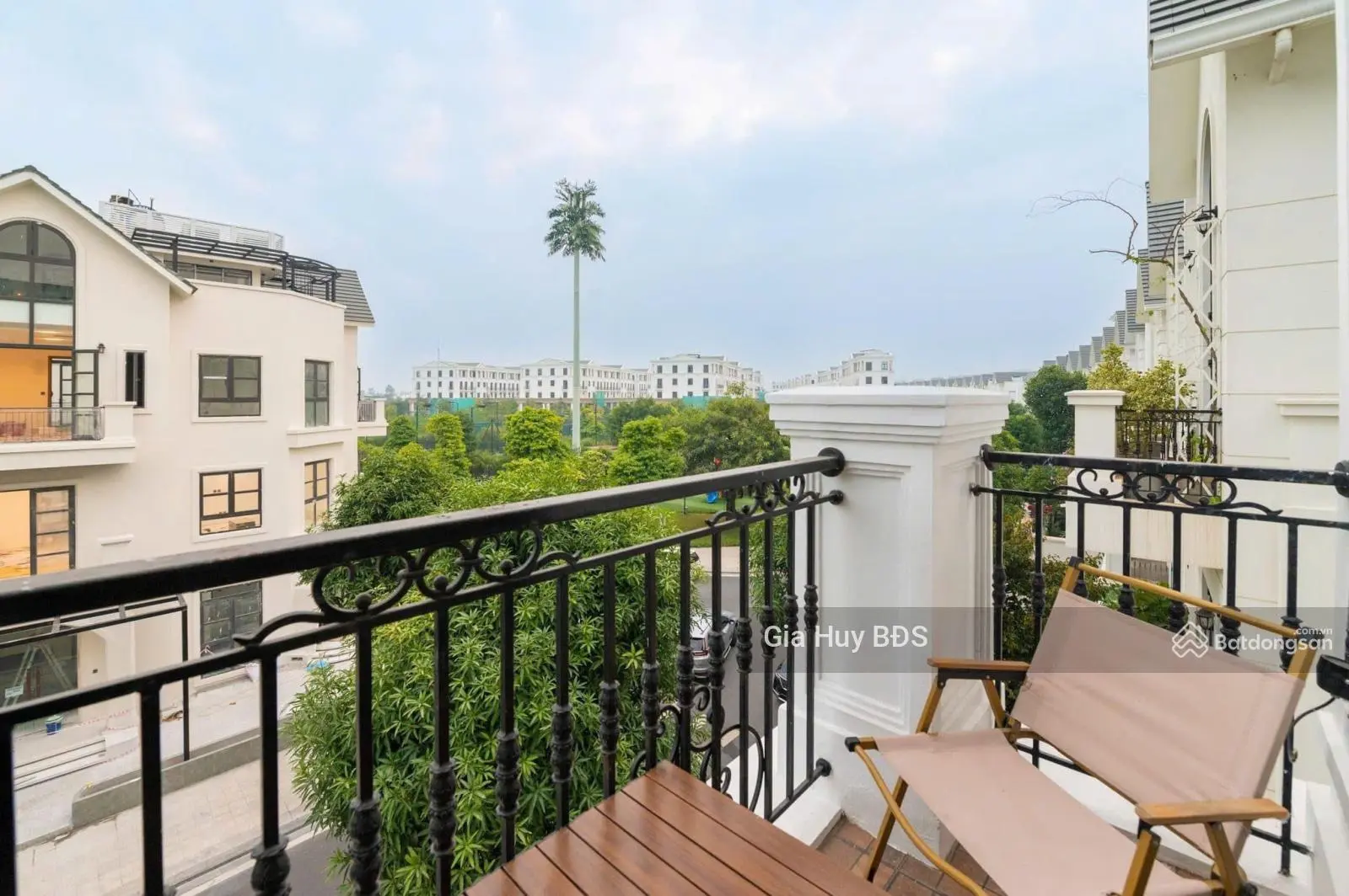Bán biệt thự song lập Hải Âu 3-150m2-28 tỷ, full nội thất đẹp, gần hồ 24,5ha Vinhomes Ocean Park