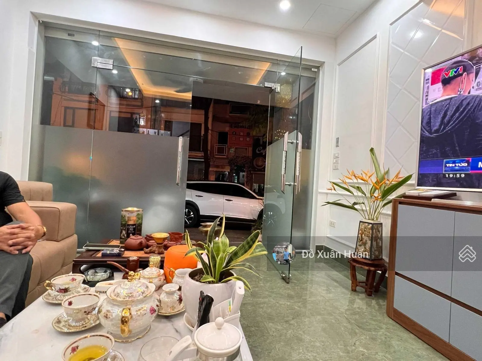 Hơn 11 tỷ có nhà mặt phố Phan Kế Bính kinh doanh sầm uất, vỉa hè đá bóng, 35m2 6 tầng cực đẹp