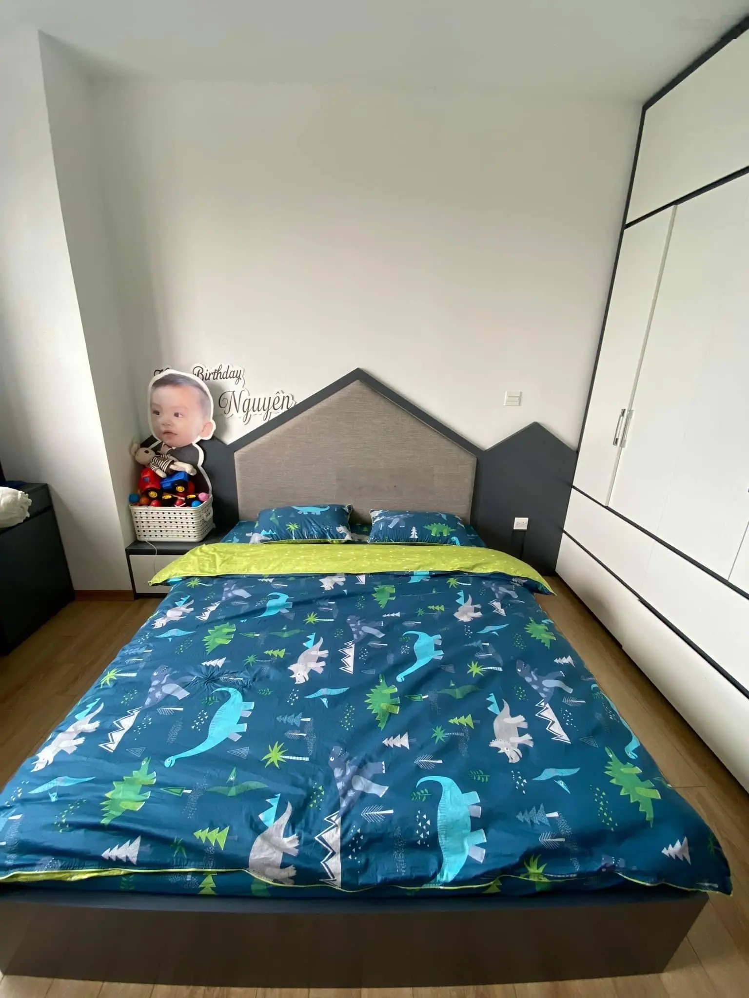 Chuyển nhà cần bán gấp căn hộ 2 phòng ngủ đầy đủ nội thất cả đồ điện tử, ban công ĐB mát thoáng