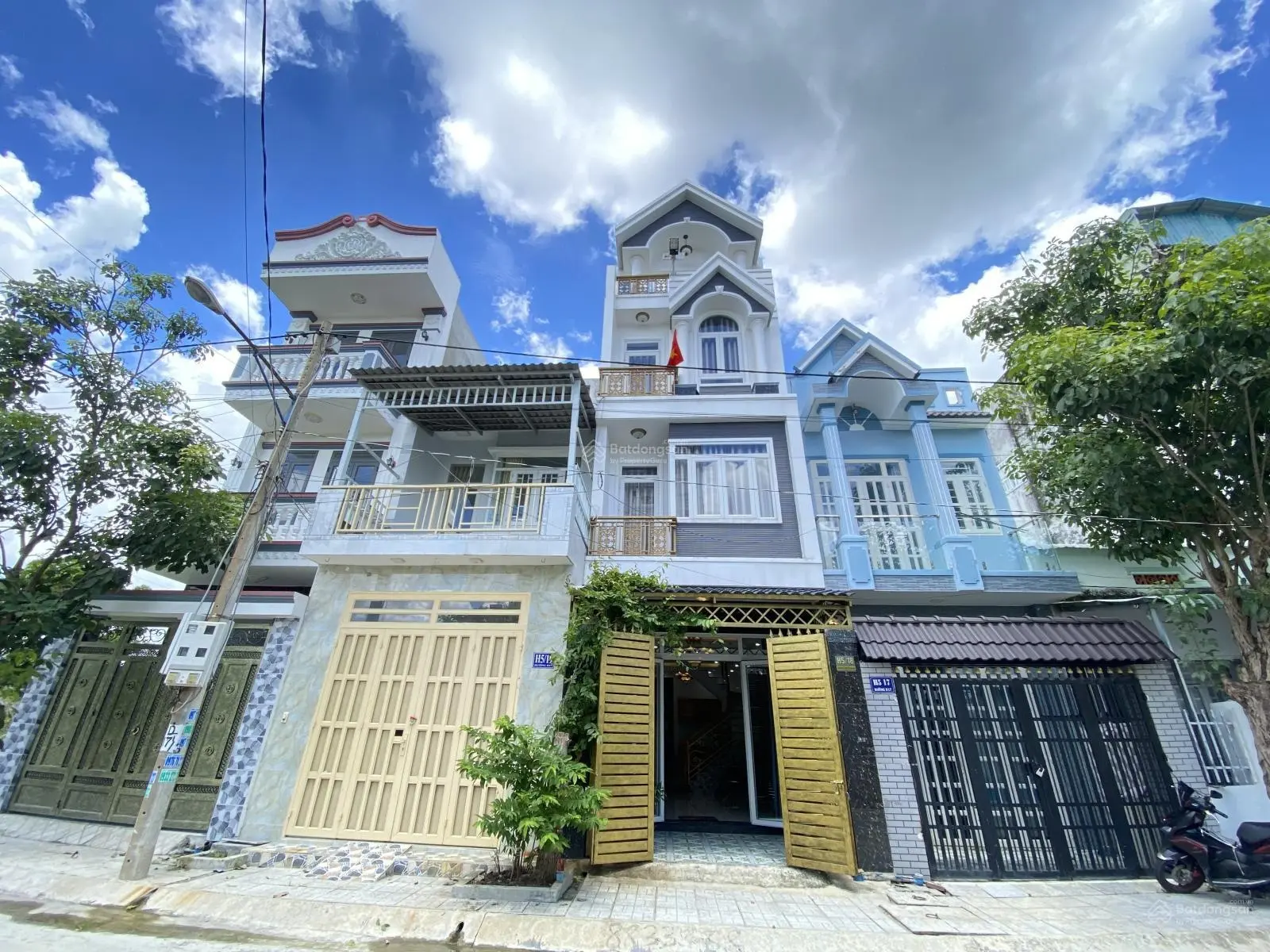 Cát Tường Phú Sinh bán nhà 3 tấm nhà 1 trệt 2 lầu SHR hoàn công tặng full nội thất cao cấp