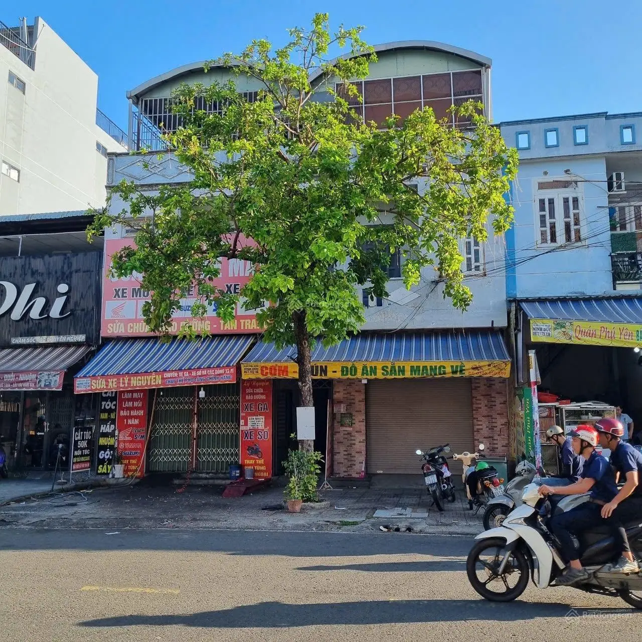 Cần bán nhà mặt tiền kinh doanh tốt tại KDC Việt Sing, Thuận An, Bình Dương 280m2