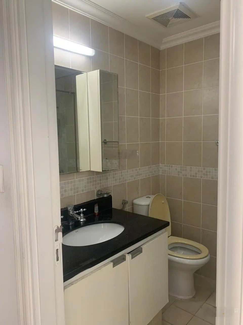Bán chính chủ căn hộ Khánh Hội 2 quận 4, 71m2 2PN 2WC