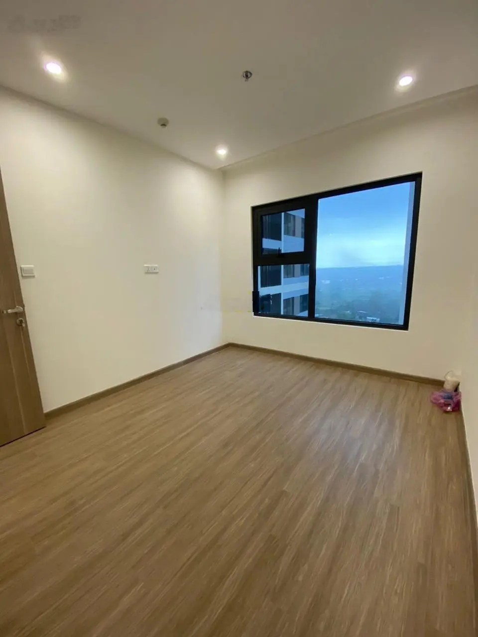 Chỉ 2tỷ4 cho 2 phòng ngủ toà S5 Vinhomes Quận 9 đã có sổ