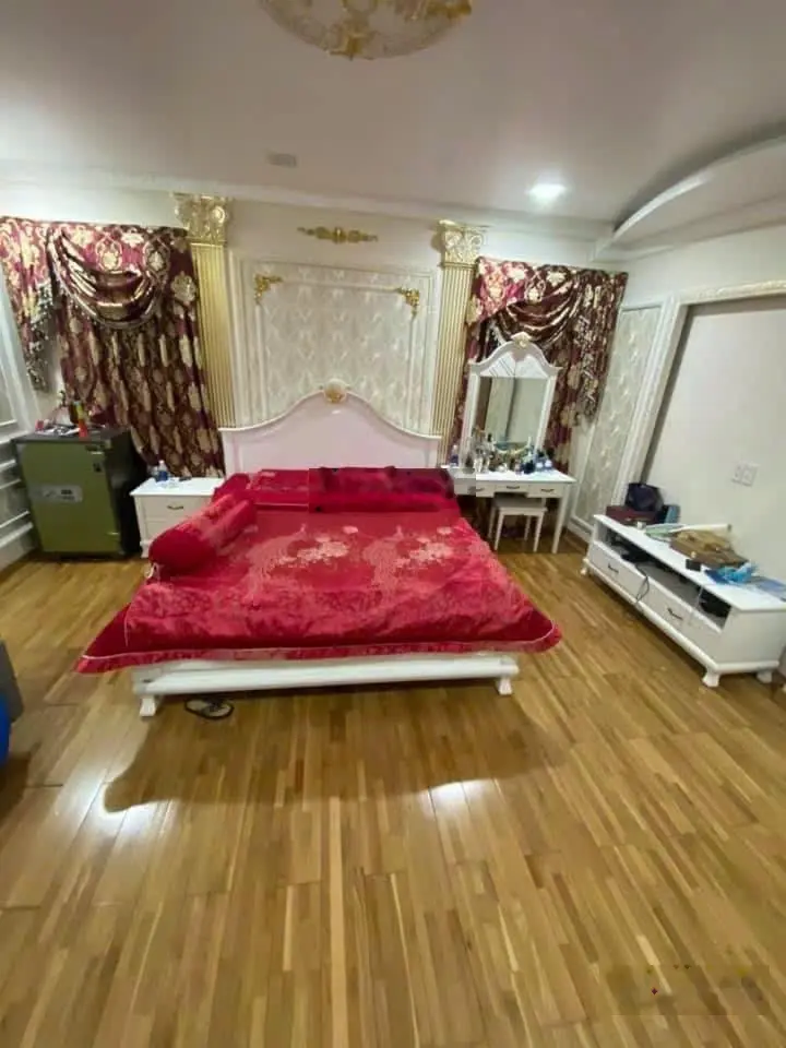 188m : Đường 10m Thái Phiên Q11 ( 6 * 33 ) 3 Lầu 26 Tỷ