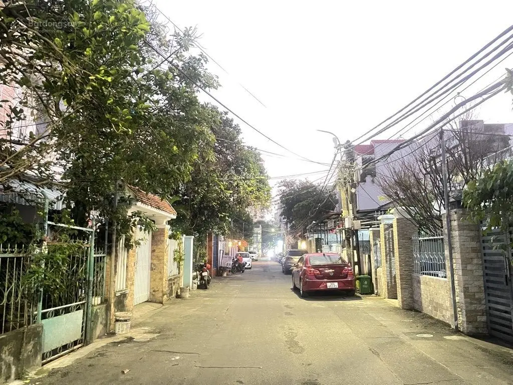 Bán nhà 3 tầng 176m2 đường Thủ Khoa Huân sát Nguyễn Văn Thoại phố sầm uất gần biển Mỹ Khê giá tốt